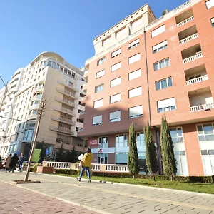 https://center-rooms-oresti.hotels-in-tirana.com